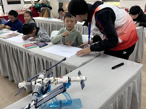 翱翔之翼 大學生科技志愿服務點亮“你好，空間站”繪本閱讀活動